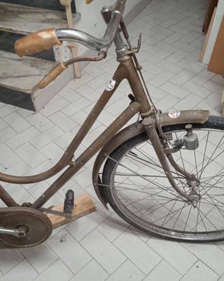BICI DA DONNA A BACCHETTA 