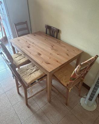 tavolo e sedie