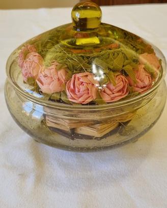 portaoggetti con fiori 