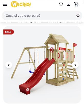 Struttura in legno con scivolo, altalena sabbiera