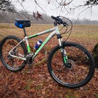 MOUNTAIN BIKE  27.5 CANNONDALE