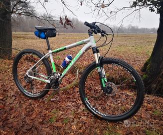 MOUNTAIN BIKE  27.5 CANNONDALE