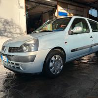 Renault clio 1200 16 v