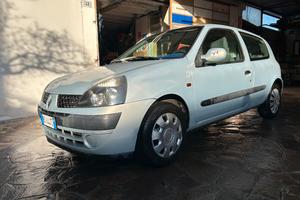 Renault clio 1200 16 v