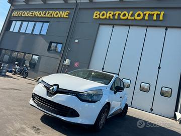 RENAULT CLIO 4 per ricambi usati K9KE6