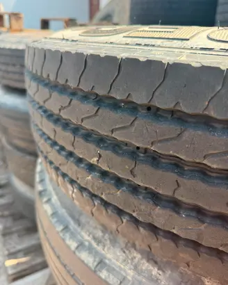 Gomme con cerchio  8  25. R 15