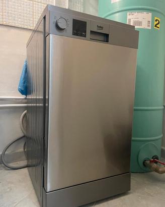 Lavastoviglie Beko slim DVS05024X