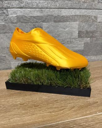 Scarpa d'oro mondiali 2022 - base nera con erbetta