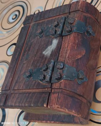 scatola legno a forma di libro 