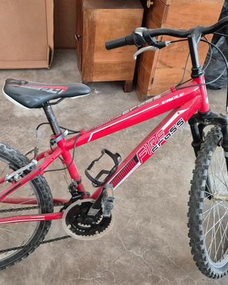 Bicicletta bambino rossa con cambio Shimano
