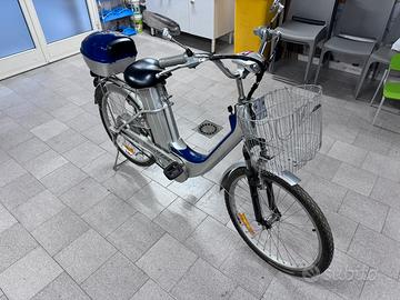 Bici elettrica con batteria al LITIO