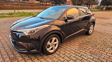Toyota C-HR 1.8 Hybrid E-CVT Business
