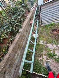 Scala in legno di castagno vintage