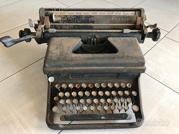 Macchina da scrivere everest mod s