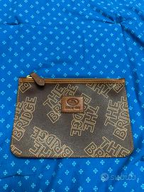 Pochette the bridge