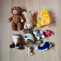 Lotto 9 pupazzi peluche varie dimensioni