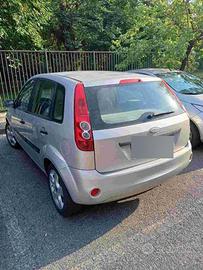 SI VENDE 50KW Ford fiesta 1.4 TDCi 3pI