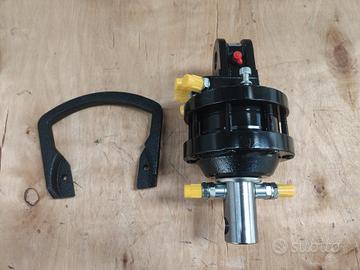 Rotore idraulico per collegamento pinza legna