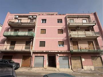 Luminoso appartamento in posizione strategica Via