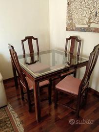 Tavolo quadrato con base in cristallo