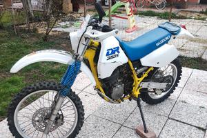Suzuki dr350 r 