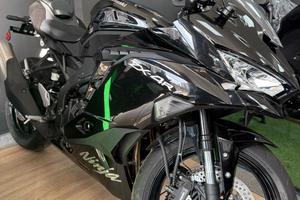 Kawasaki Ninja ZX-4 R RACING