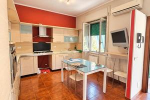 COLLEFERRO: TRILOCALE CON GIARDINO