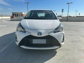TOYOTA YARIS 1.5 HYBRID - 41.400 KM - Neopatentati