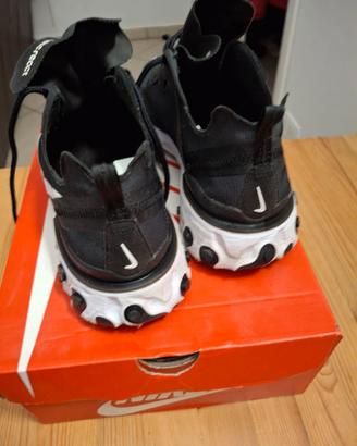 NIKE REACT ELEMENT 55 BLACK WHITE