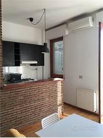 Bilocale in contesto riservato -