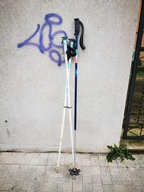 3 racchette scii 2 bianche (uguali), 1 blu