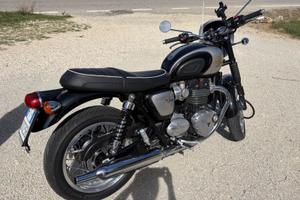 Triumph Bonneville T120 I-CON