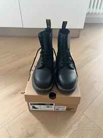 DR MARTENS