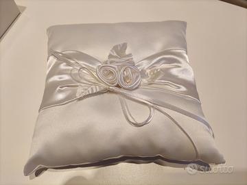 Cuscinetto nuziale per anelli fedi