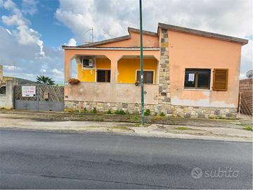 Casa indipendente con cortile
