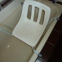 Sedia vasca da bagno con maniglia