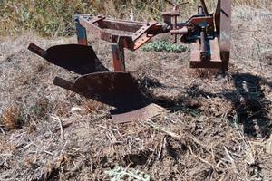 Aratro a sollevatore