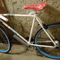 Bici scatto fisso