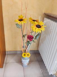 Vaso con fiori finti