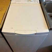LAVATRICE INDESIT A CARICA DALL'ALTO