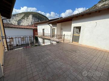 VILLA SINGOLA A REZZATO