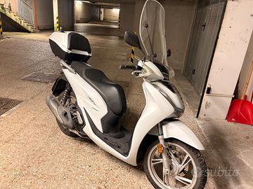 Scooter sh 150