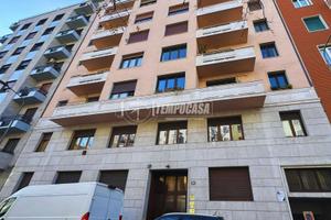 AMPIO BOX IN PORTA VENEZIA