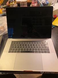 MacBook Pro 15” 2017 500gb 16g ram