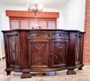 Bella credenza al miglior offerente
