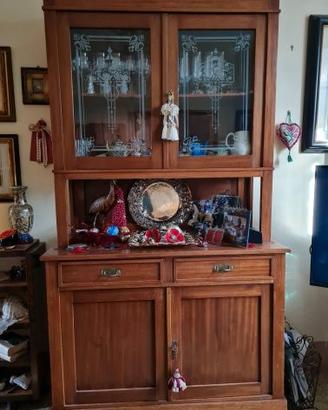 Realizzata primi 900 in stile liberty, impiallacci