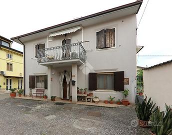 PORZIONE DI BIFAMILIARE A ROVERBELLA