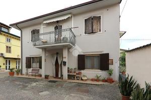 PORZIONE DI BIFAMILIARE A ROVERBELLA