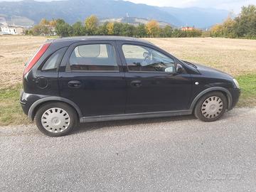 Opel corsa 2004