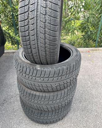 Pneumatici Invernali 235/45 R18